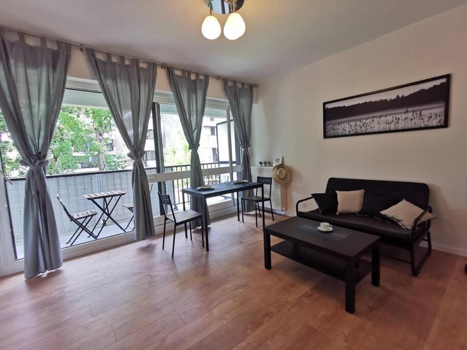 Cosy Apartment At Merignac-Centre Exterior foto